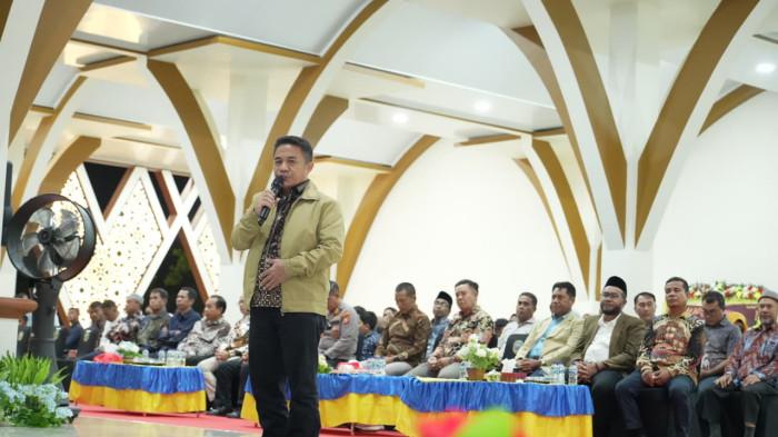 Wakil Bupati Halmahera Timur Anjas Taher, saat dengan resmi menutup acara peringatan HUT ke 23 tahun Kabupaten Halmahera Timur, Maluku Utara, Senin (1/6/2026).