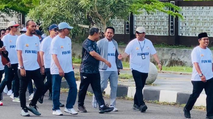 Wakil Gubernur Maluku Utara Sarbin Sehe saat memimpin upacara hari bakti PU ke 80 di Ternate 01