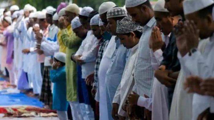 IBADAH: Ilustrasi salat id. Karena punya hitungan sendiri, warga 3 desa di Pulau Taliabu rayakan Idul Adha lebih awal yakni Senin, 25 Mei 2026