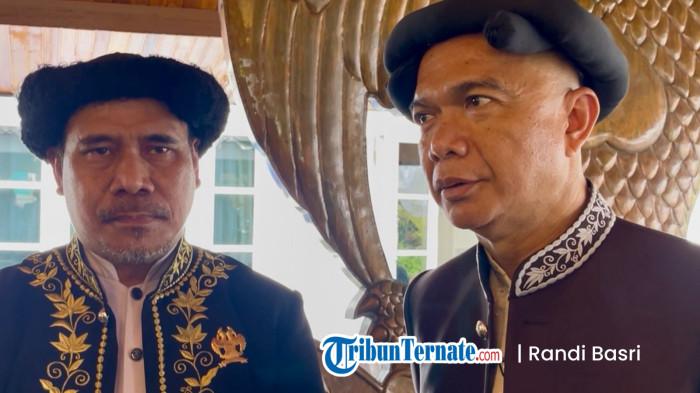 STATEMENT: Jaksa Agung Muda Bidang Intelijen di Kejaksaan Agung RI Prof Reda Manthovani (kanan) didampingi Jogugu Kesultanan Ternate M Zulkiram (kiri), Rabu (3/9/2025)