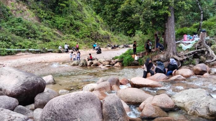 Wisata Pemandian Air Kali Ratahaya di Taliabu