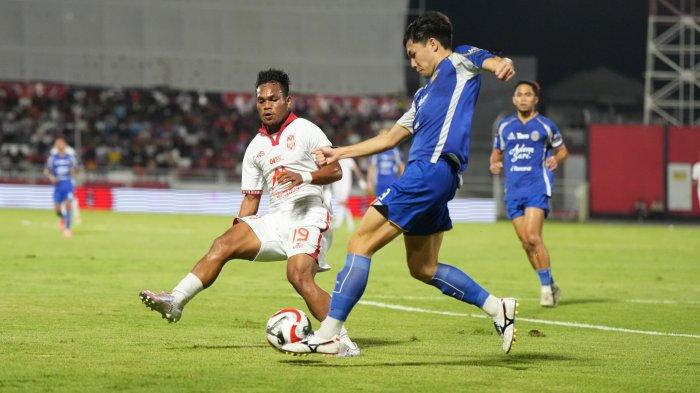 KOMPETISI: Wonderkid Malut United Taufik Rustam