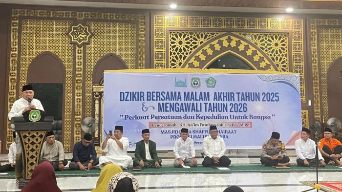 Wakil Gubernur Maluku Utara Sarbin Sehe mengajak seluruh masyarakat tidak hanya mendoakan keselamatan dan kediaman daerah