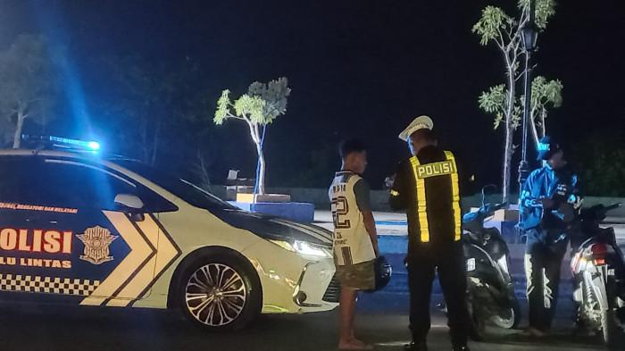 balap liat di halmahera selatan_32