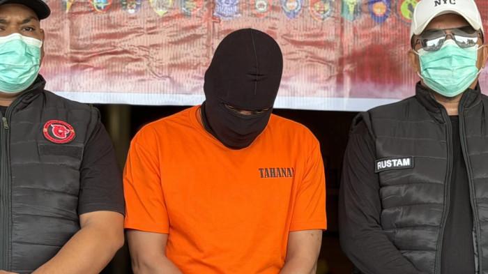 BEGAL PAYUDARA - Terduga pelaku begal payudara di Kota Ternate, Maluku Utara berhasil diamankan anggota Resmob Macan Gamalama Satreskrim Polres Ternate, Rabu (17/6/2026).