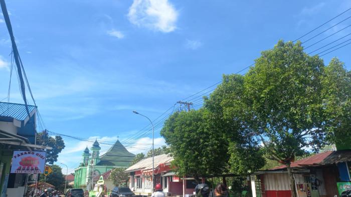 CUACA HARI INI - Langit cerah Kota Ternate, Jumat (6/3/2026).
