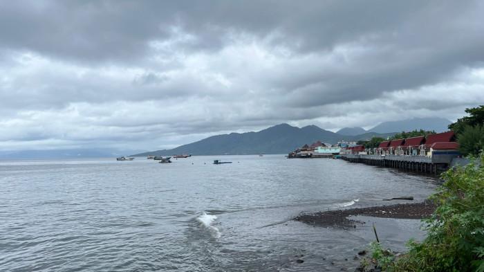 cuaca ternate rabu 14 januari 2026