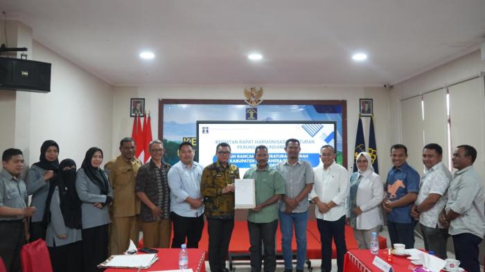 foto bersama_harmonisasi ranperda halteng