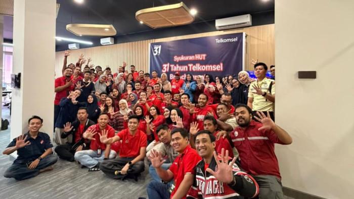hut telkomsel di ternate_4235