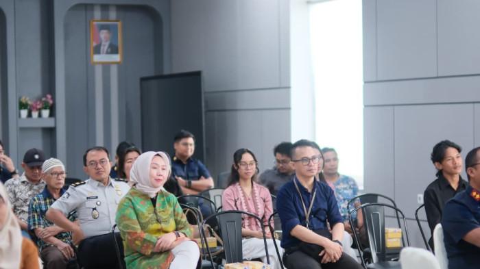 Kegiatan Sosialisasi Aplikasi Pelaporan Orang Asing (APOA) bagi para pemilik dan pengelola hotel, penginapan, losmen, rumah kos, vila, mes Perusahaan, resort dan tempat penginapan lainnya di wilayah Kota Ternate, di Aula Kantor Imigrasi Kelas I TPI Ternate, Kamis (4/6/2026)