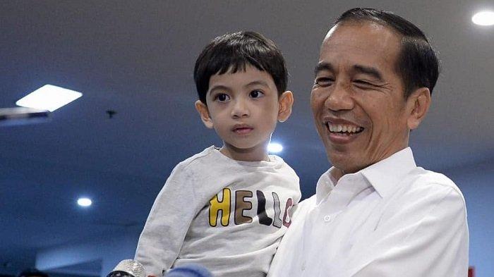 Momong Jan Ethes di Solo, Jokowi Coba dan Beli Topi Seharga Rp 259 Ribu