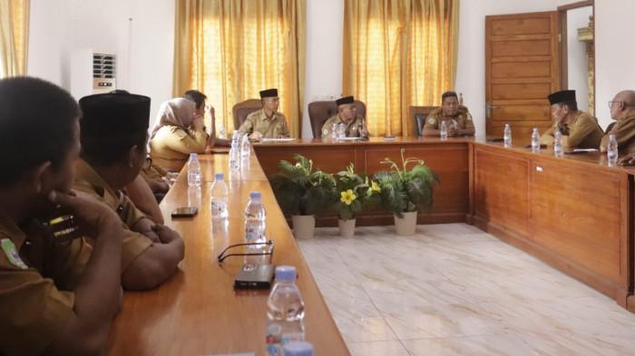 AGENDA: Rapat lintas sektor bahas sejumlah mata lomba kegiatan jelang peringatan Hari Desa Nasional 2026 di ruang rapat kantor Bupati Pulau Taliabu, Selasa (6/1/2026)
