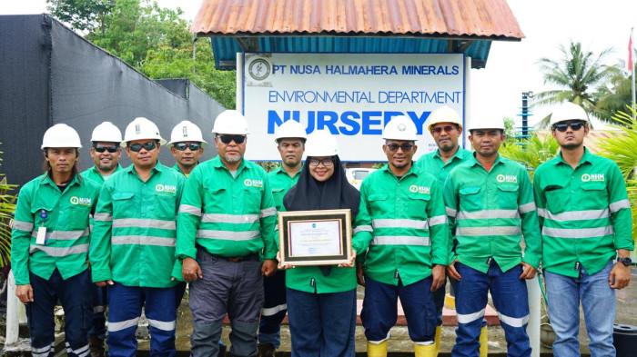 nhm terima penghargaan peduli lingkungan_1