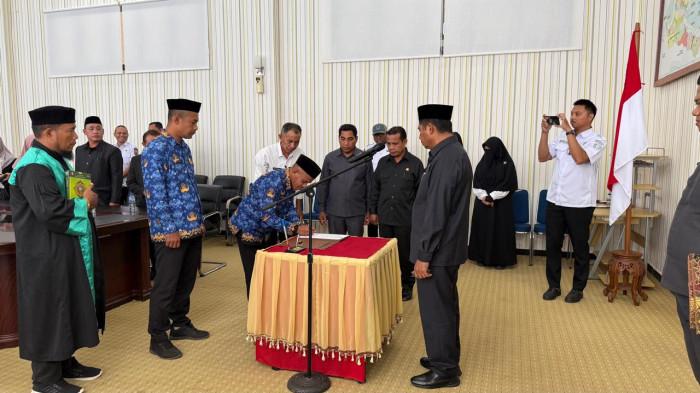 Bupati Halmahera Timur Maluku Utara, Ubaid Yakub, melantik tiga pejabat administrator di lingkungan Pemerintah Kabupaten Halmahera Timur. Berlangsung di ruang rapat Kantor Bupati, yang beralamat di Jalan Pusat Pemerintahan, Kecamatan Kota Maba, Kabupaten Halmahera Timur, Rabu (10/6/2026).