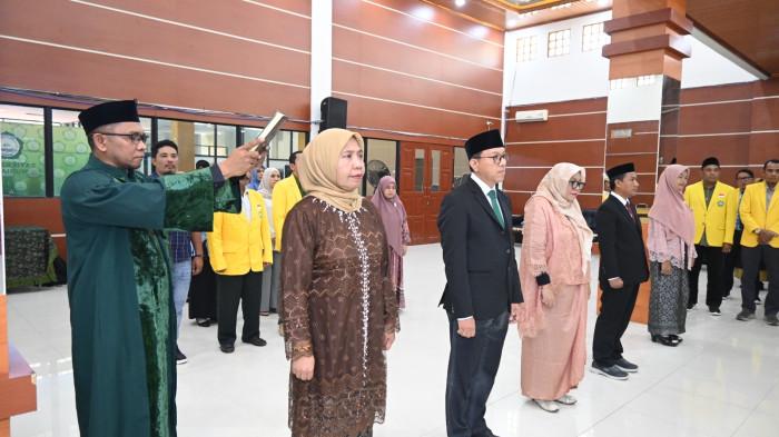 PELANTIKAN - Rektor Universitas Khairun (Unkhair) Ternate, Abdullah W. Jabid, kembali melakukan penyegaran struktur kepemimpinan dengan melantik lima pejabat di lingkungan kampus, Rabu (25/3/2026).