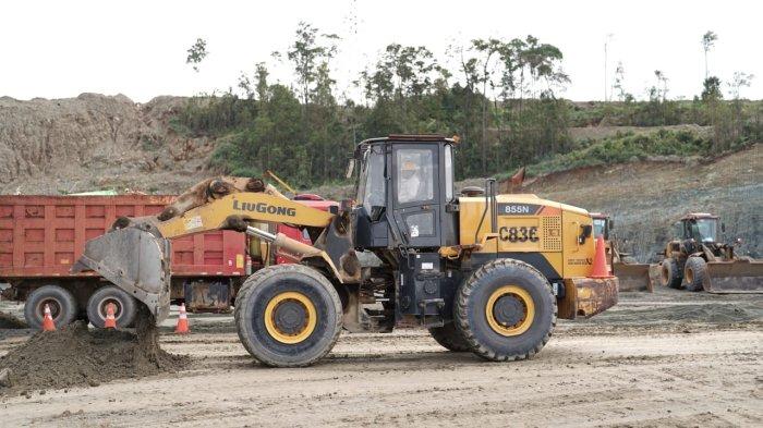 PELATIHAN - PT IWIP terus memperkuat pengembangan sumber daya manusia melalui program pelatihan operator alat berat dan pengelasan yang terbuka bagi peserta tanpa latar belakang pengalaman sebelumnya. Program ini menjadi bagian dari komitmen IWIP dalam menciptakan tenaga kerja kompeten dan berdaya saing, khususnya bagi masyarakat lokal dan regional, Rabu (4/2/2026).