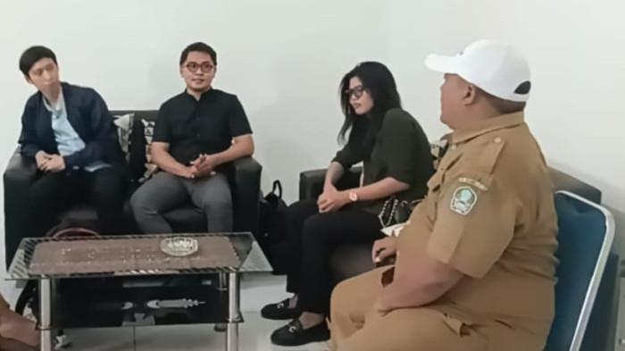 KERJA SAMA: Pihak PT Daikin Airconditioning Indoneasi ketika menemui pihak UPTD Ditransker Halmahera Selatan, Maluku Utara belum lama ini. Kepala Ditransker Halmahera Selatan Daud Djubedi mengatakan pihaknya bekerja sama dengan perusahaan tersebut untuk mendorong kualitas tenaga kerja lokal, Senin (20/10/2025)