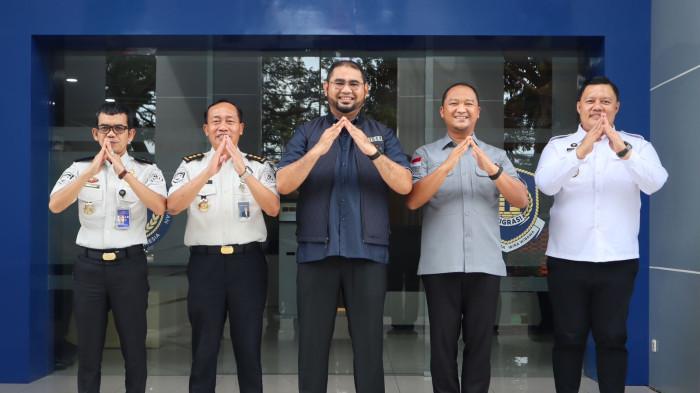pertemuan imigrasi ternate dengan pemkab halsel_2