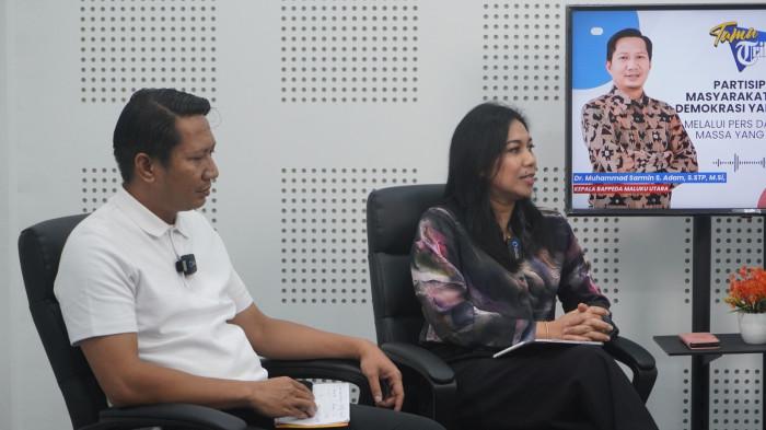 TAMU TRIBUN - Direktur Ideologi, Kebangsaan, Politik, dan Demokrasi (IKPD) Kementerian PPN/Bappenas, Nuzula Anggeraini, bersama Kepala Bappeda Maluku Utara, Muhammad Sarmin S Adam, melakukan kunjungan ke kantor Tribun Ternate di Jalan Pemuda, Kelurahan Salero, Kecamatan Ternate Utara, Kota Ternate, Sabtu (6/12/2025). Mereka mengisi podcast Tamu Tribun bertajuk 