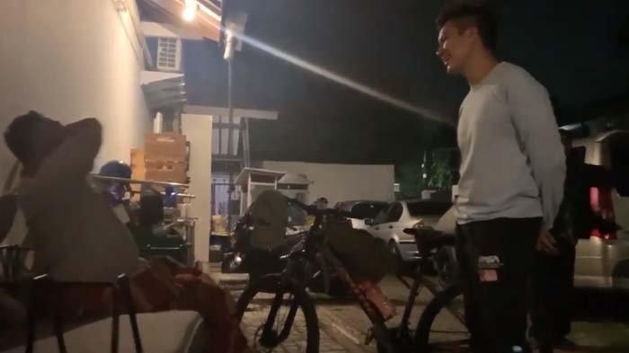 Pria Ini 5 Hari Naik Sepeda dari Klaten Demi Ketemu Baim Wong: Cuma Mau Foto dan Minta Tanda Tangan