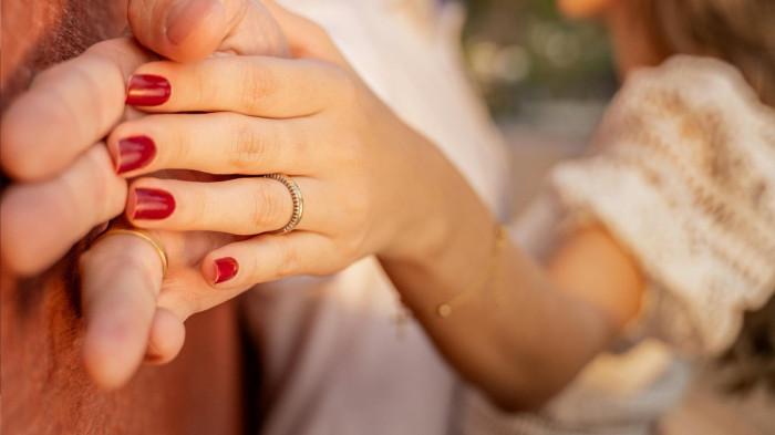 ramalan zodiak cinta rabu 19 november 2025