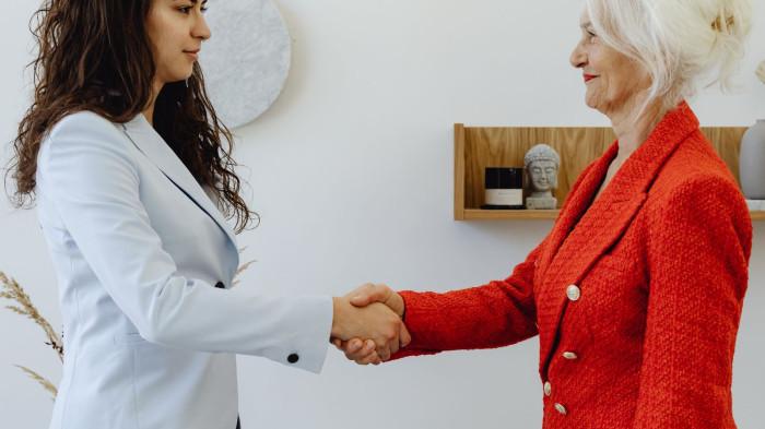 ramalan zodiak karier senin 10 november 2025