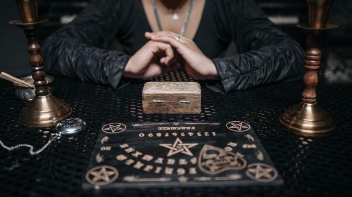 ramalan zodiak sabtu 25 oktober 2025