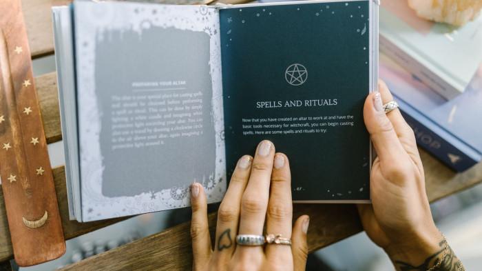 ramalan zodiak senin 10 november 2025