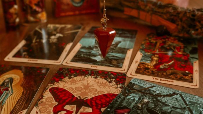 Hambatan Virgo, Sagitarius Terima Pesan Membingungkan: Ramalan 12 Zodiak Senin 20 Oktober 2025