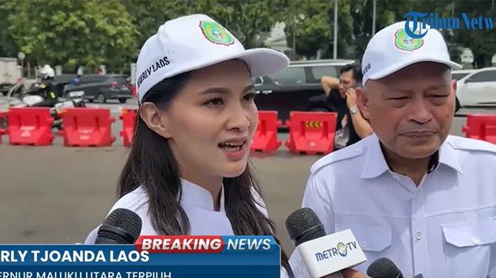 Kokraklari bilan porno lesbiyanlar