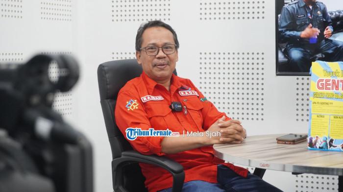 TAMU TRIBUN - Kepala DPPKB Kota Ternate Rajman Makka di podcast Tamu Tribun bertajuk 