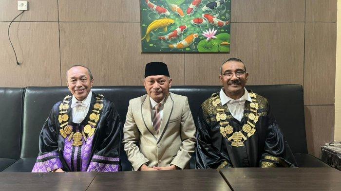 WISUDA -