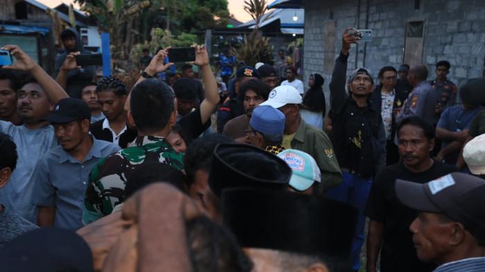 warga Desa Sibenpopo dan Banemo_3