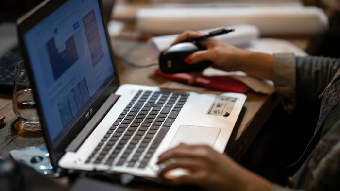 zodiak karier senin 17 november 2025