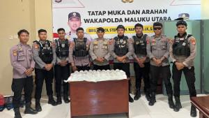 20-kantong-miras-jenis-cap-tikus-yang-disita-Sat-Samapta-Polres-Pulau-Taliabu.jpg