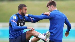 Bek-Manchester-City-Kyle-Walker-dan-John-Stones.jpg