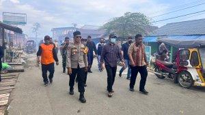 Bupati-Halmahera-Timur-lunjungi-lokasi-kebakaran.jpg