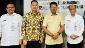 Bupati-Halmahera-Timur-sambangi-kantor-Kementerian-Transmigrasi-di-Jakarta.jpg
