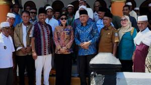 Gubernur-Maluku-Utara-hadiri-pesta-adat-Desa-Sebelei-2025-di-Halmahera-Selatan.jpg