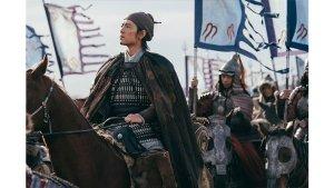 Guo-Jing-diperankan-oleh-Xiao-Zhan-di-film-Legends-of-the-Condor-Heroes-The-Gallants.jpg