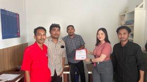 KASUS-ITE-Korban-dan-kuasa-hukumnya-saat-membuat-laporan.jpg