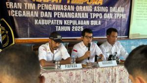 Kantor-Imigrasi-Kelas-I-TPI-Ternate-menggelar-Rapat-Koordinasi-Tim-Pengawasan-Orang-Asing-TIMPORA.jpg