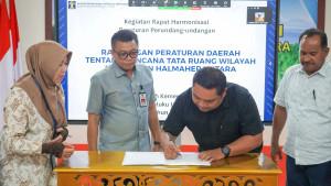 Kemenkum-Malut-Harmonisasi-Ranperda-RTRW-Halmahera-Utara-20252045.jpg