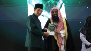 Menteri-Agama-Nasaruddin-Umar-meluncurkan-buku.jpg