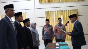 Pelantikan-dan-pengambilan-sumpah-jabatan-pejabat-manajerial-pengawas-lingkup-Kanwil-Kemenag-Malut.jpg