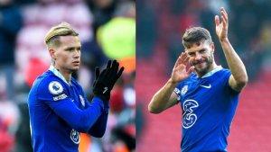 Pemain-baru-Chelsea-Mykhailo-Mudryk-dan-kapten-Chelsea-Cesar-Azpilicueta.jpg