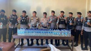 Personel-Sat-Samapta-Polres-Pulau-Taliabu-Amankan-4-Karton-Cap-Tikus-ke-Mapolres-setempa.jpg