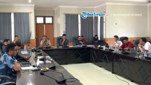 Rapat-antara-Komisi-I-DPRD-Halmahera-Selatan-dengan-PHAI.jpg