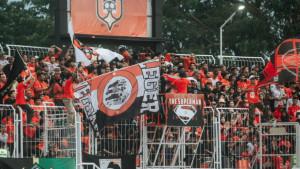 Salah-satu-kelompok-suporter-Malut-United-The-Superman.jpg