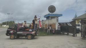 Unjuk-rasa-di-depan-kantor-Polres-Pulau-Taliabu.jpg
